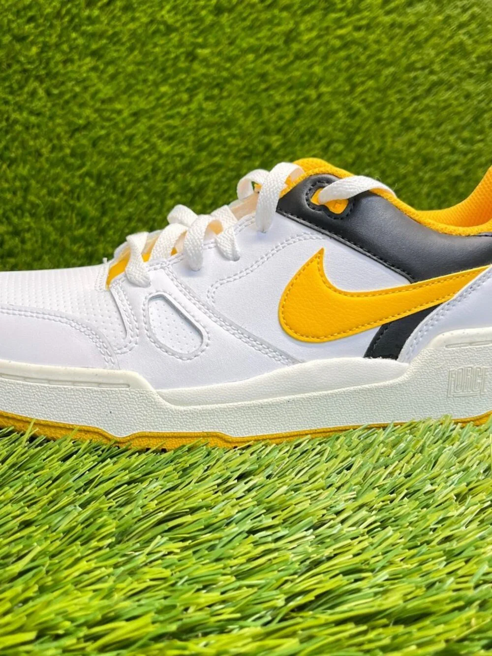 Nike Full Force Low Mens Size 8.5 White University Gold Athletic Shoes‎ Sneakers